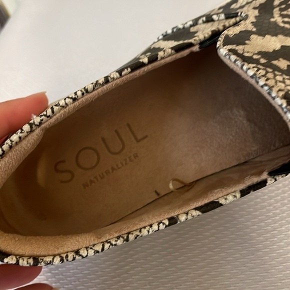 Soul Naturalizer women’s  slip on sneaker 10 python snakeskin loafer cream black - Picture 5 of 10